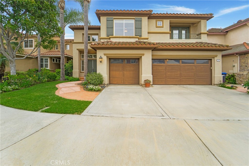 Property Photo: 6 Heatherwood CA 92620
