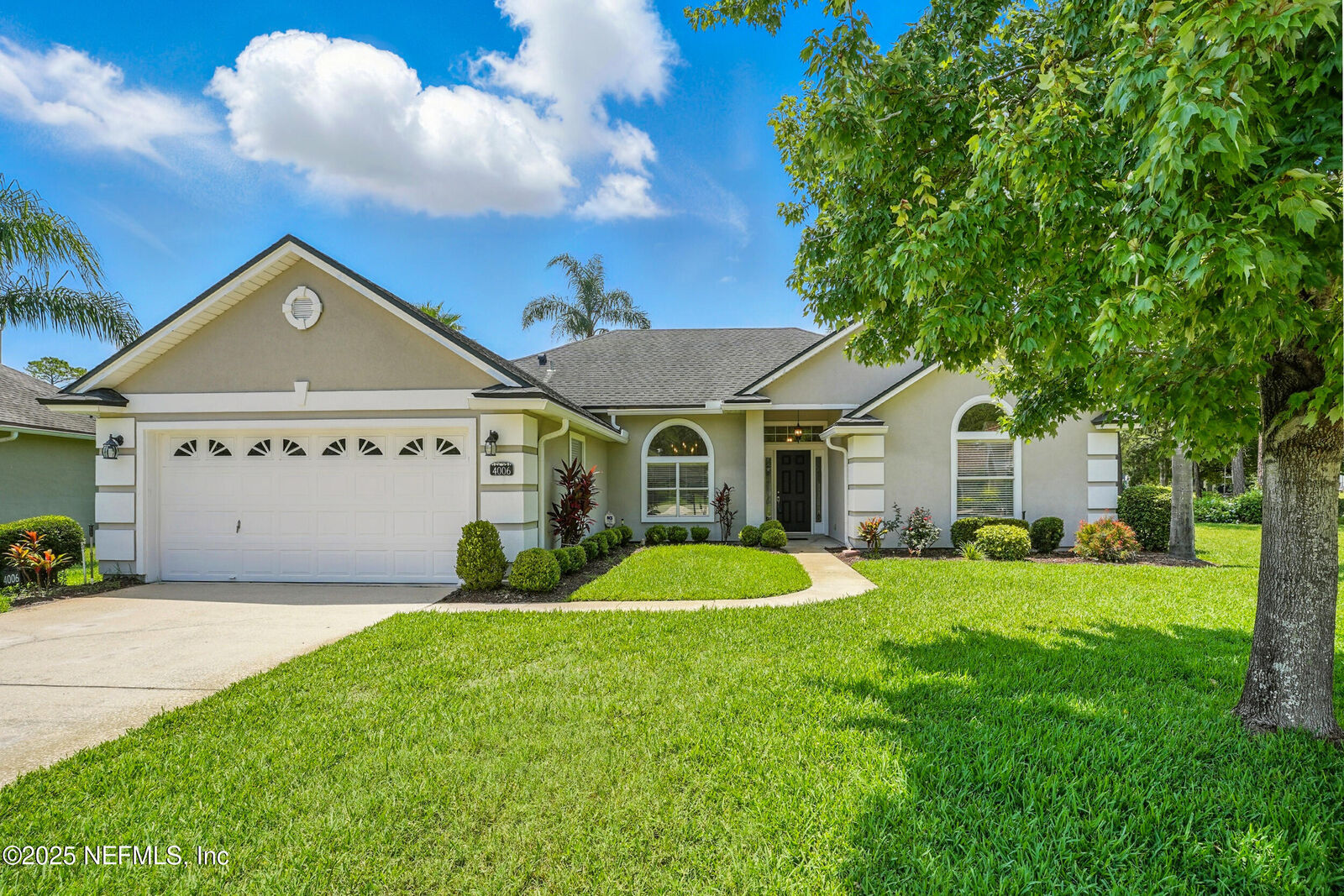 Property Photo:  4006 Glenhurst Drive N  FL 32224 