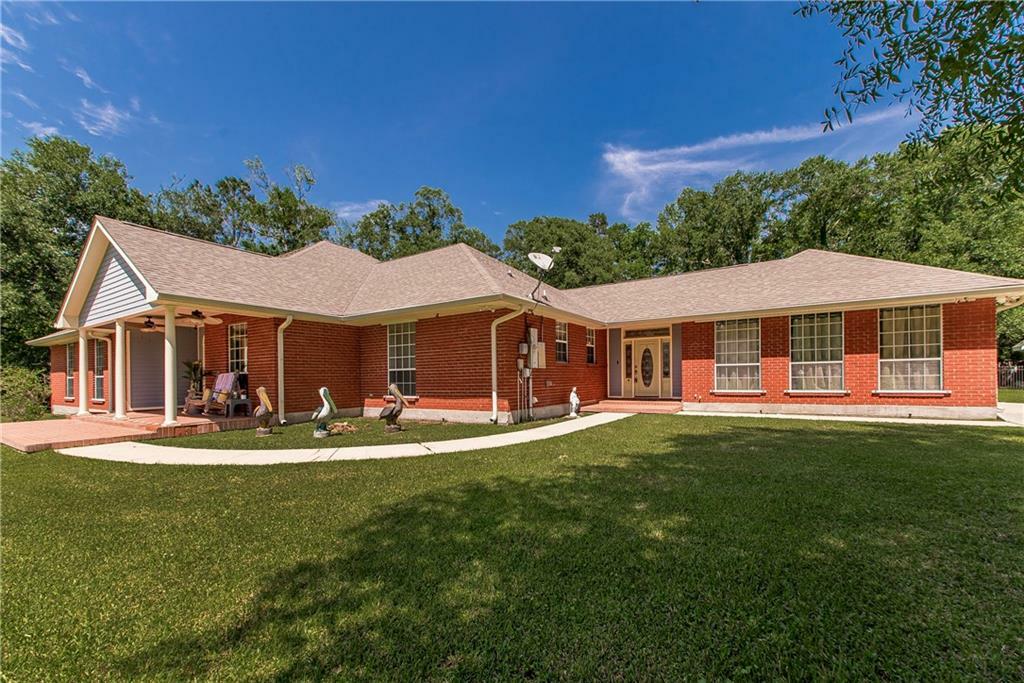 Property Photo:  412 Magnolia Lane  LA 70461 