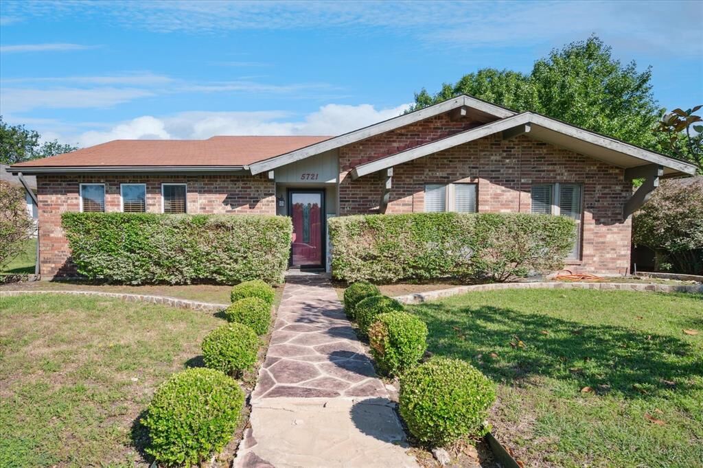 Property Photo: 5721 Jester Drive TX 75044