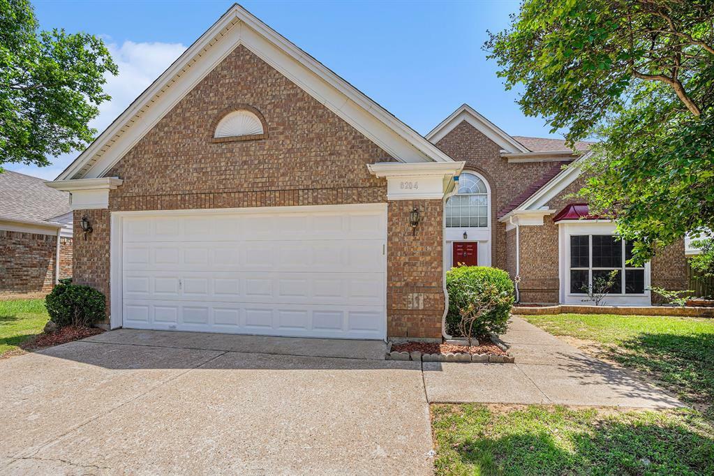 Property Photo: 6204 Pennsylvania Avenue TX 76017