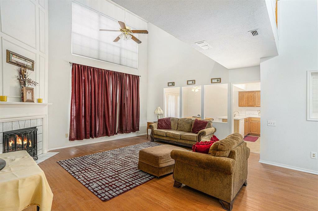 6204 Pennsylvania Avenue  Arlington TX 76017 photo