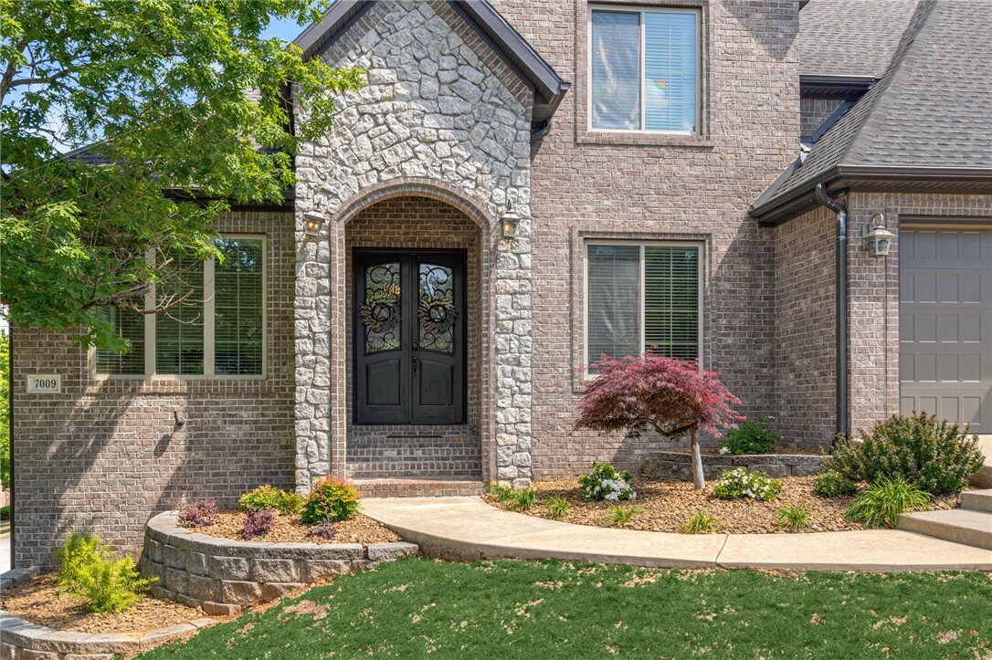 Property Photo: 7009 W Inglewood Drive AR 72758