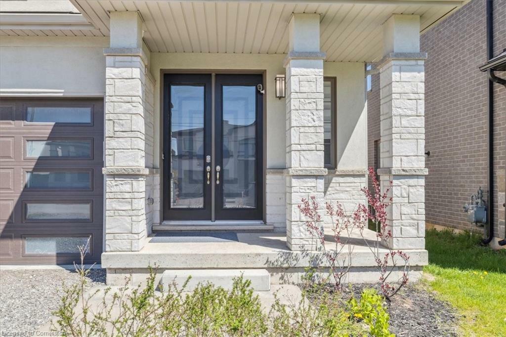 Property Photo:  29 Roselawn Avenue  ON L9G 0H9 