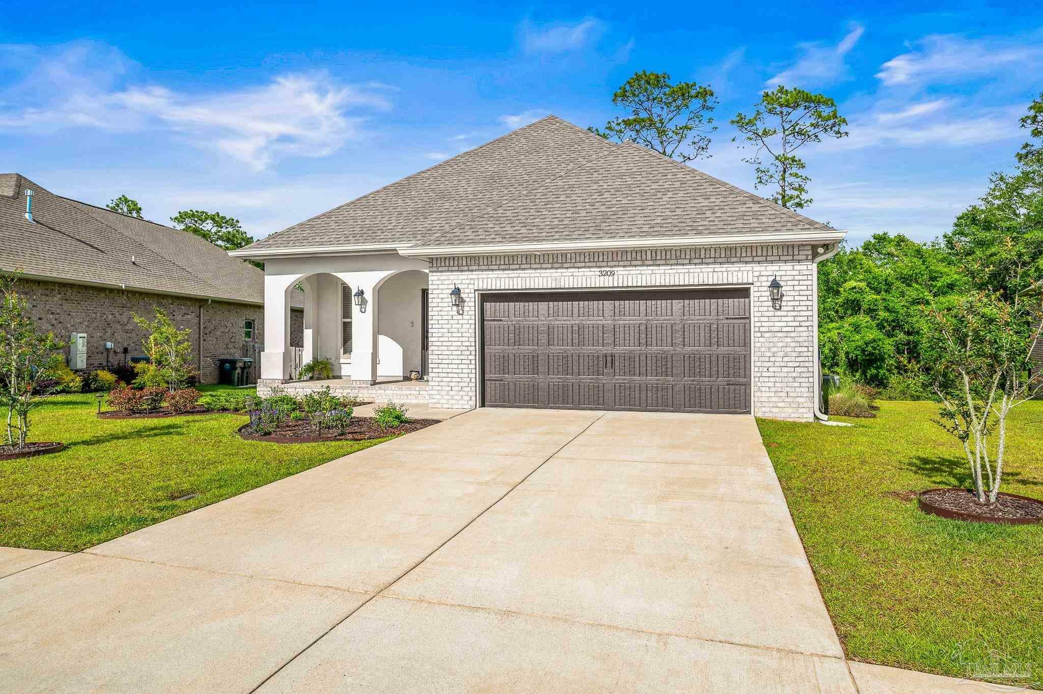 Property Photo: 3209 Mountain Laurel Tr FL 32533