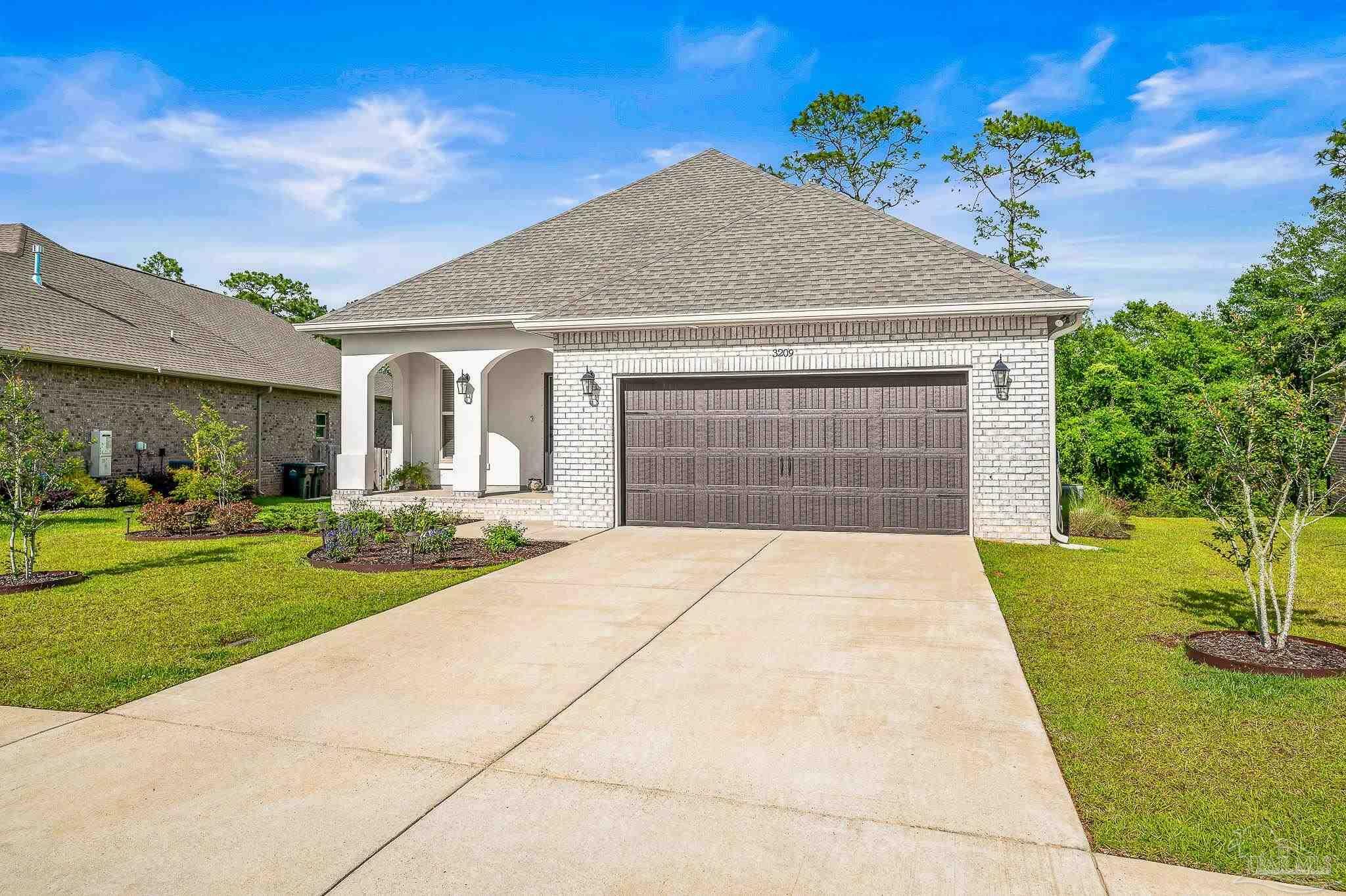 Property Photo: 3209 Mountain Laurel Tr FL 32533