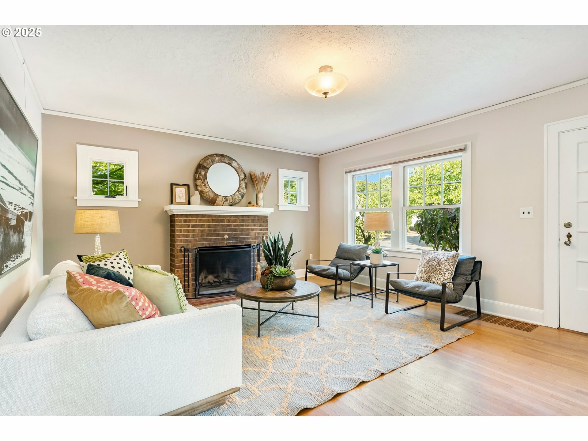 Property Photo: 3306 SE Tibbetts St OR 97202
