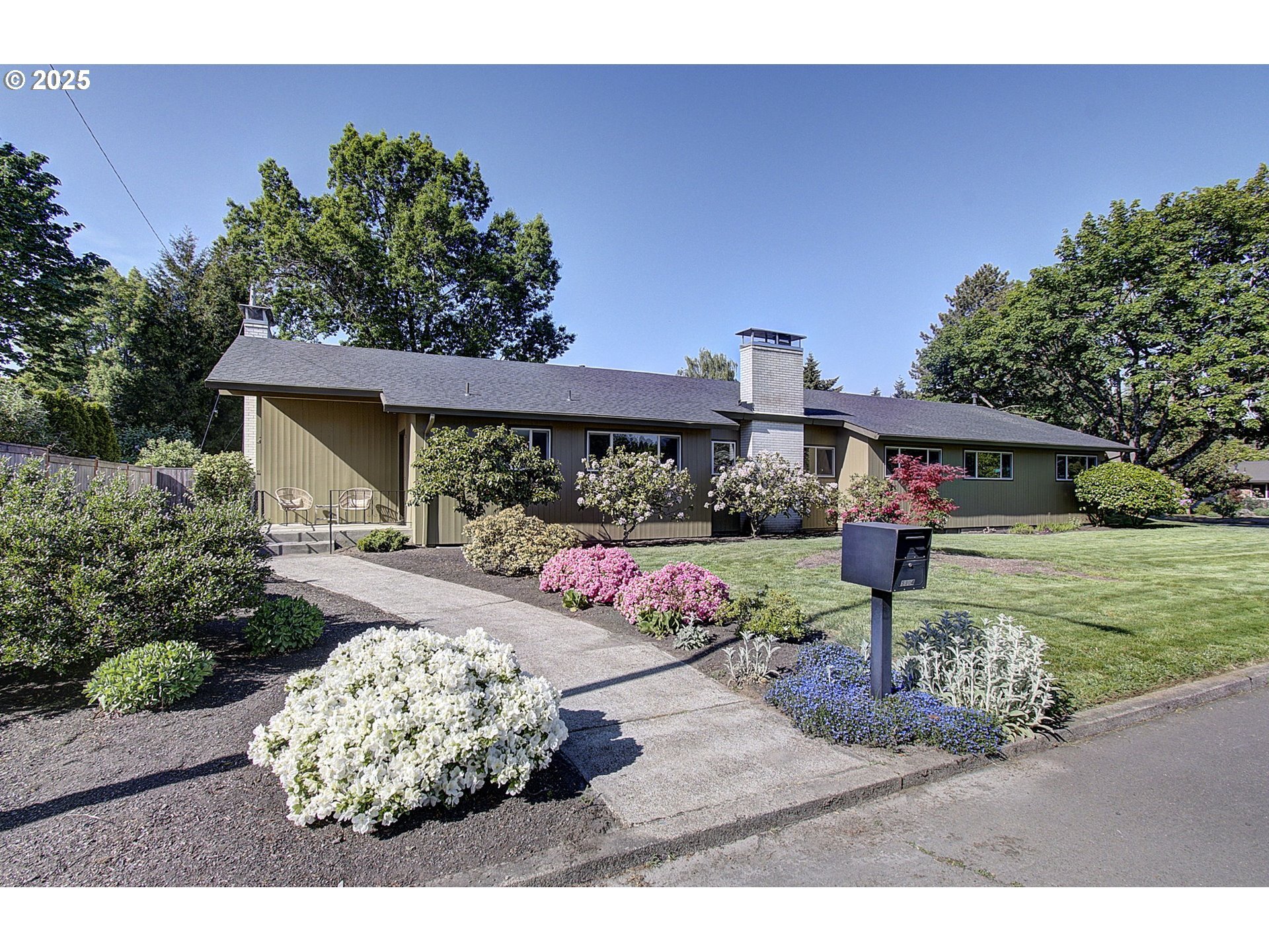 Property Photo:  5304 Arizona Dr  WA 98661 