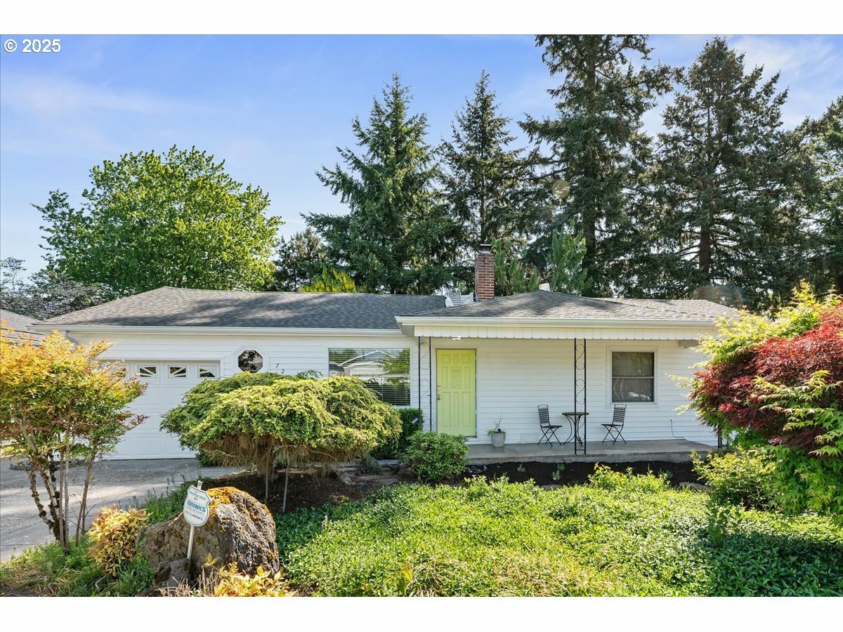 Property Photo: 722 SE 113th Ave OR 97216
