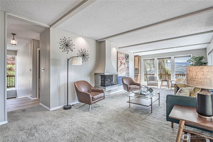 Property Photo:  2020  Overlook Drive  WA 98801 