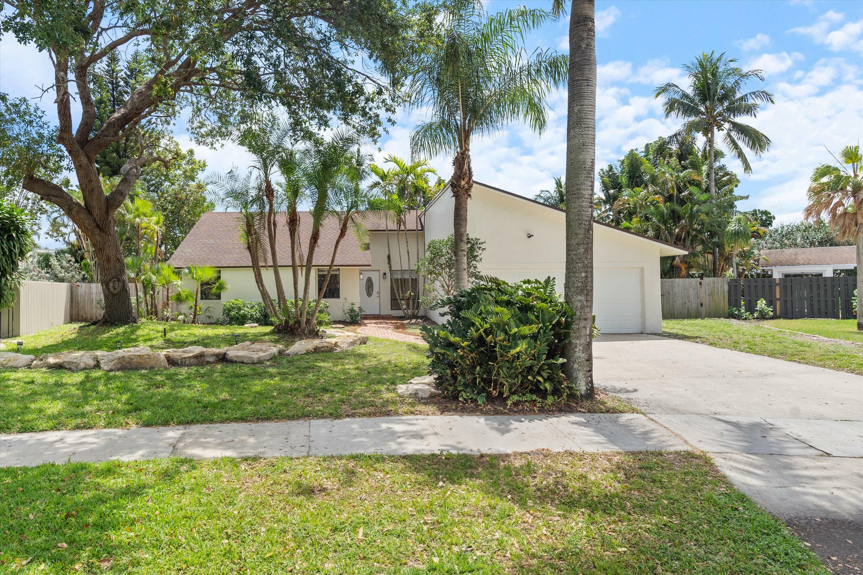 Property Photo: 1394 Gallinule Circle FL 33444