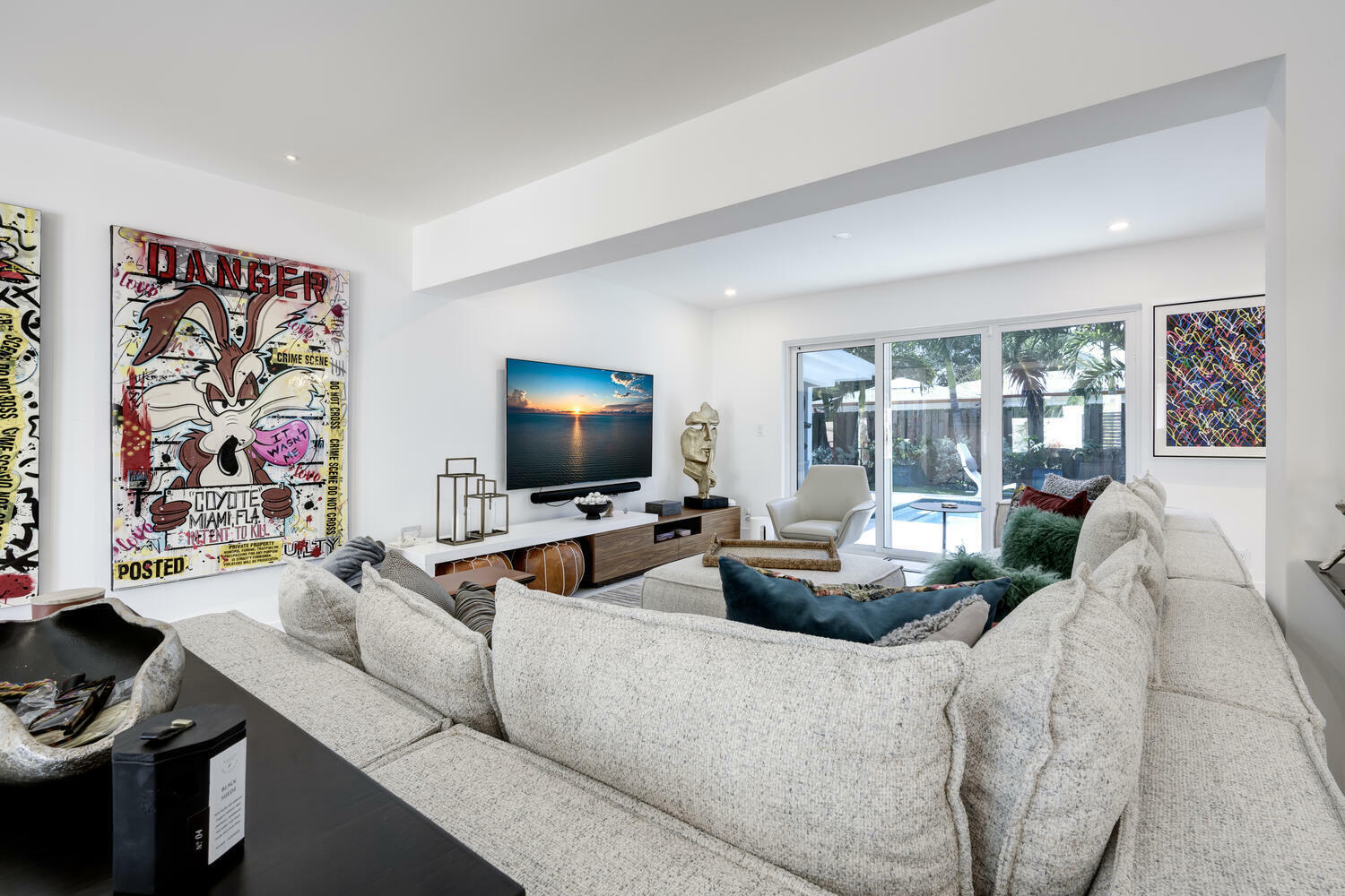 Property Photo: 520 NE 17th Street FL 33432