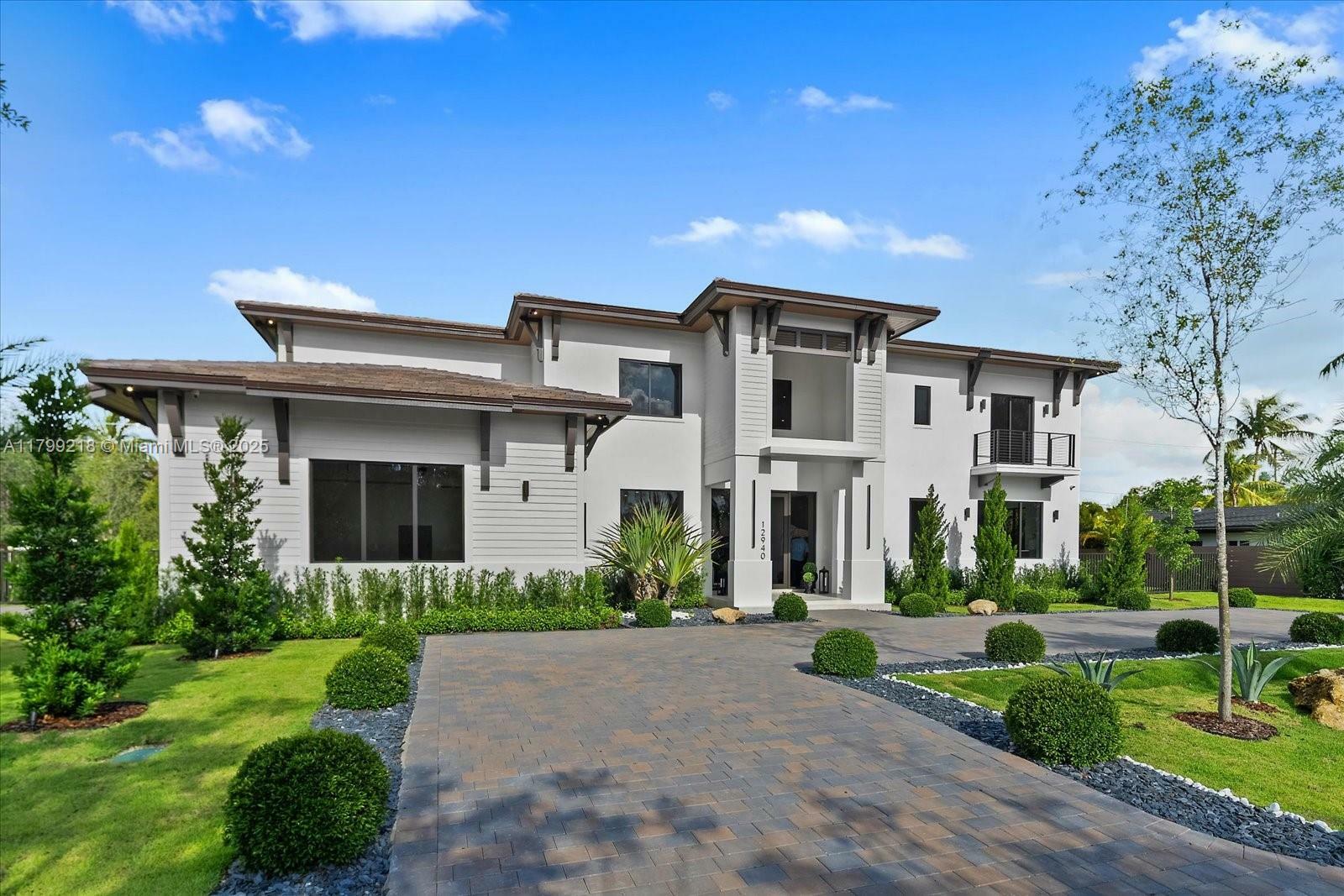 Property Photo: 12940 SW 82nd Pl FL 33156