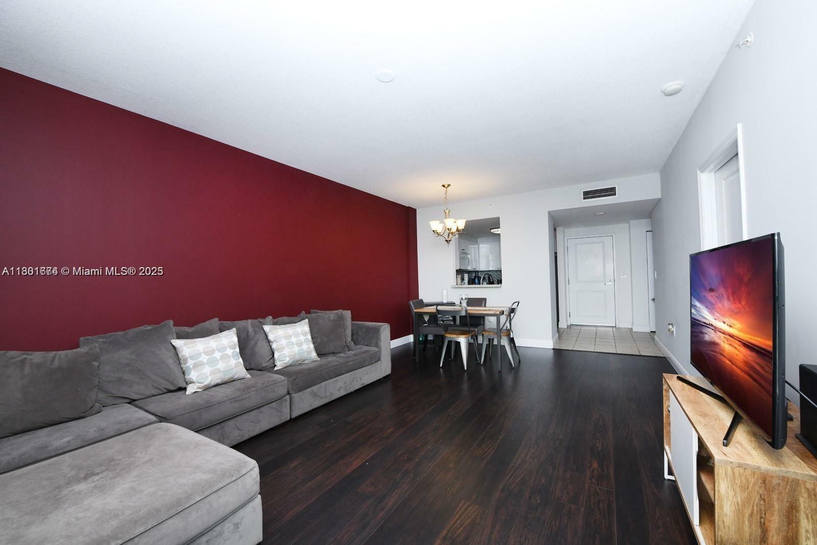 Property Photo: 1250 S Miami Ave 1807 FL 33130