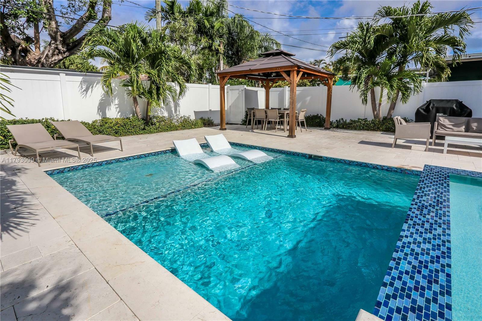 1535 Hollywood Blvd  Hollywood FL 33020 photo