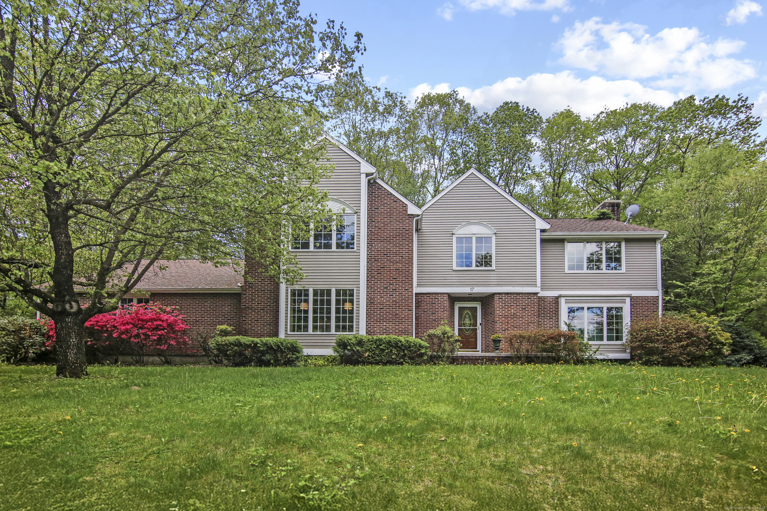 Property Photo:  17 Fall Brook  CT 06001 