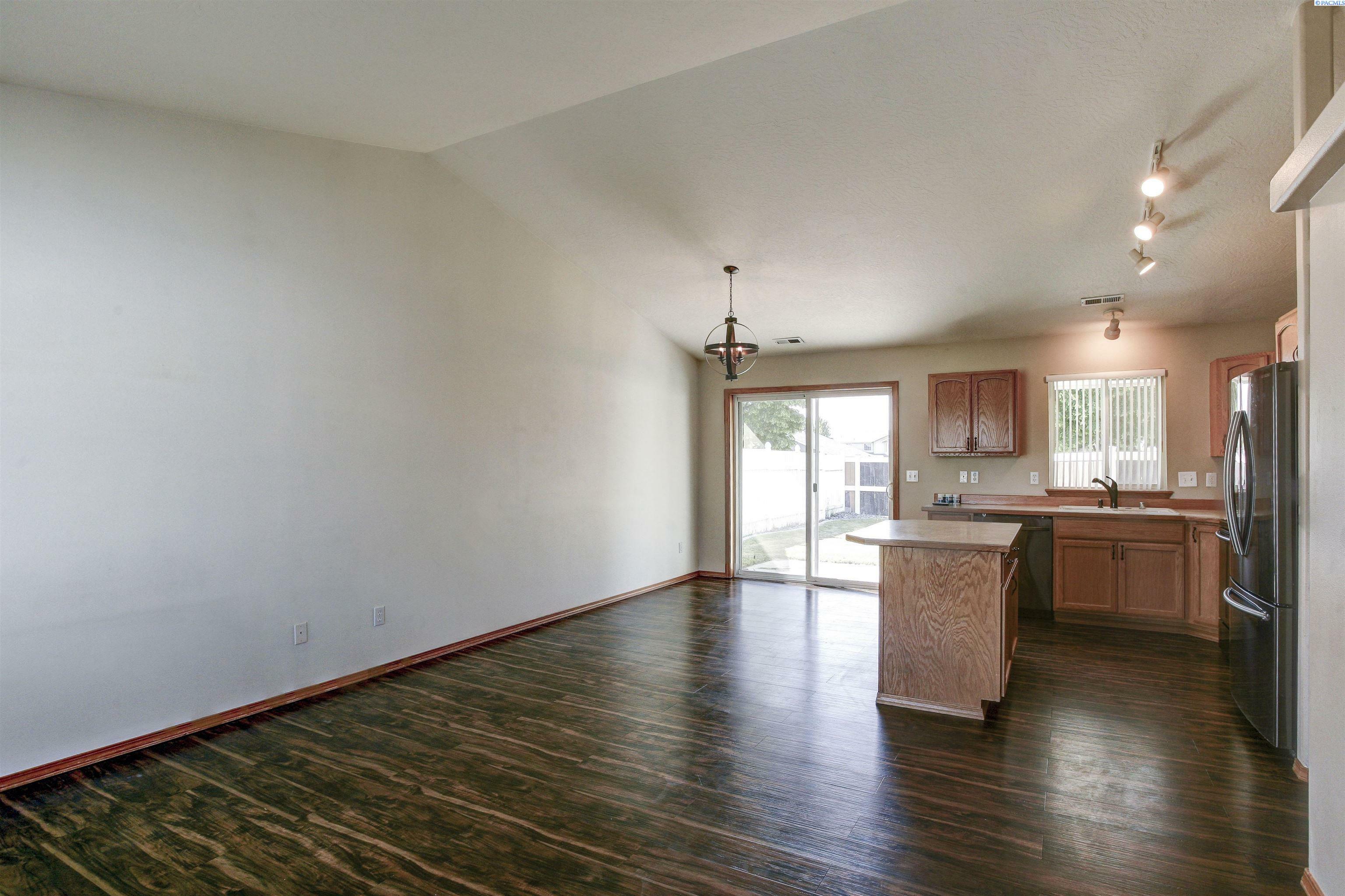 Property Photo: 7808 Deschutes Dr WA 99301