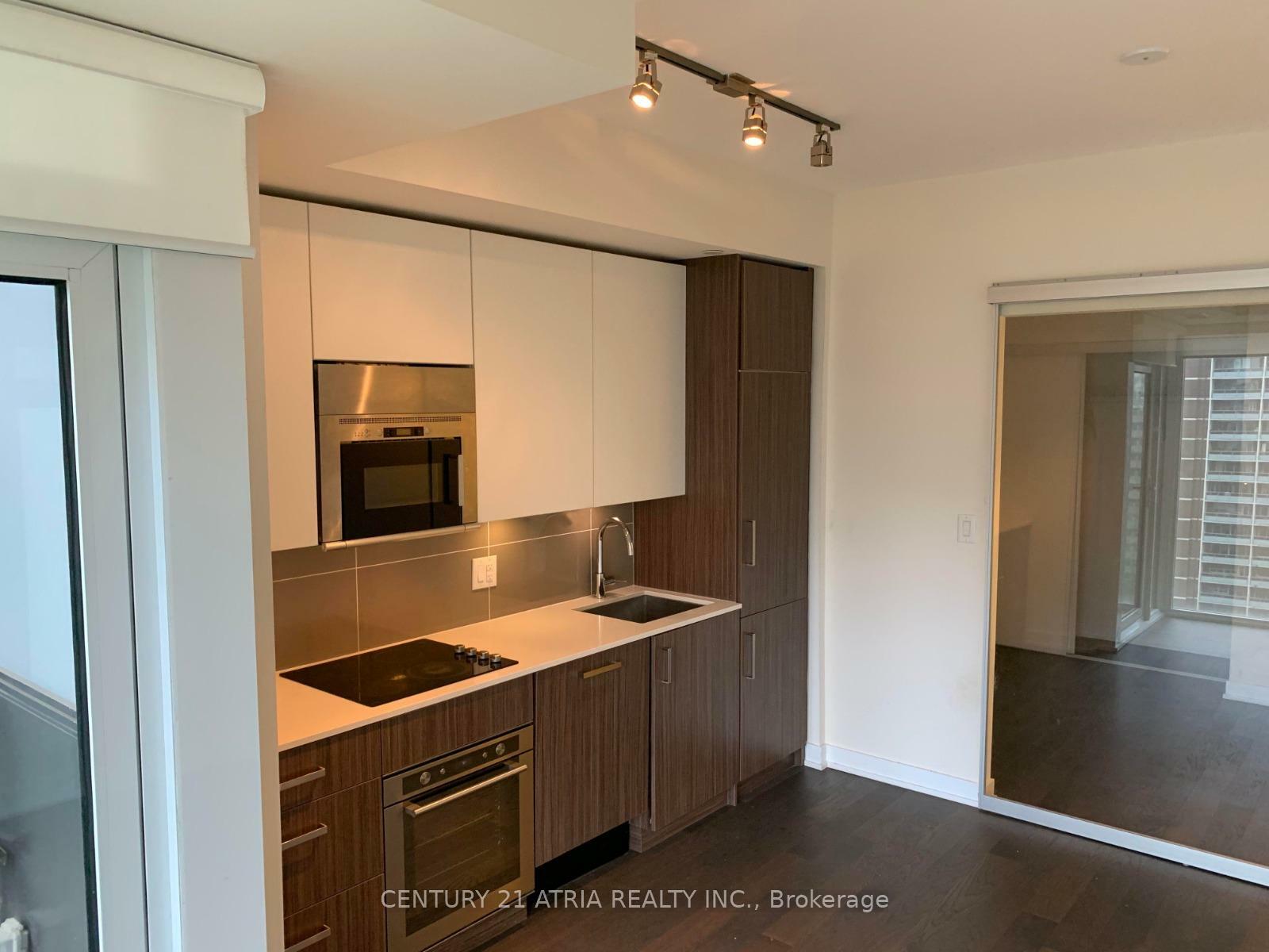 Property Photo: 17 Dundonald Street 1304 ON M4Y 1K3