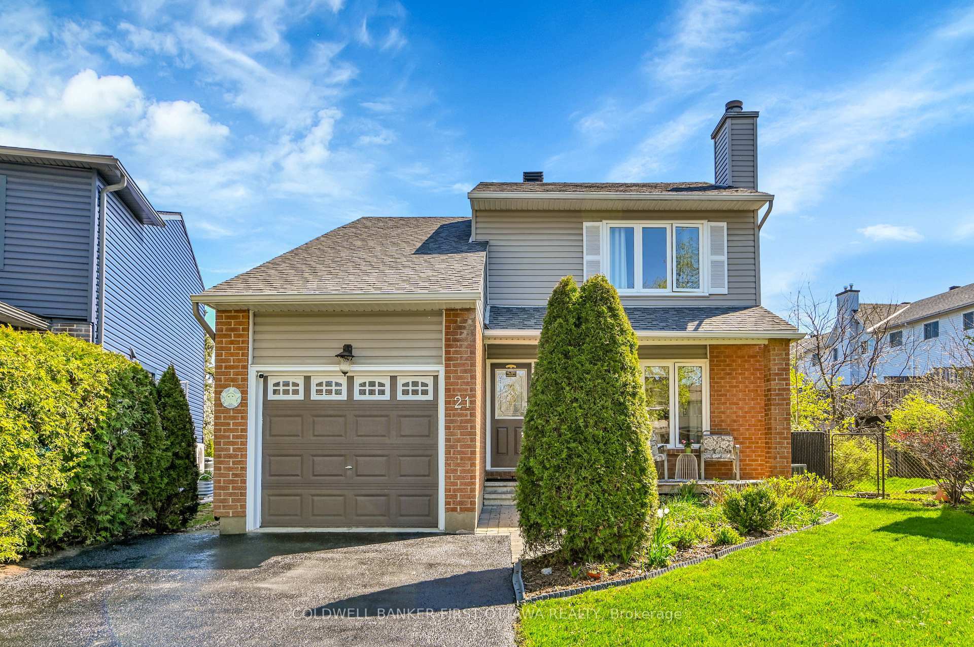 Photo de la propriété:  21 Tammela Court  ON K1T 2E7 