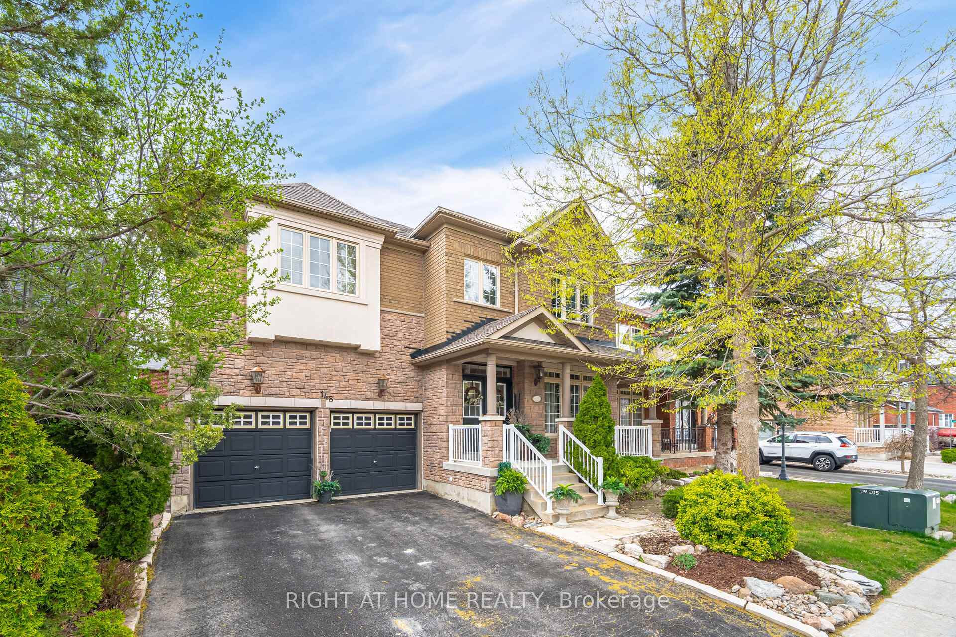Property Photo: 148 Vellore Avenue ON L4H 2W4