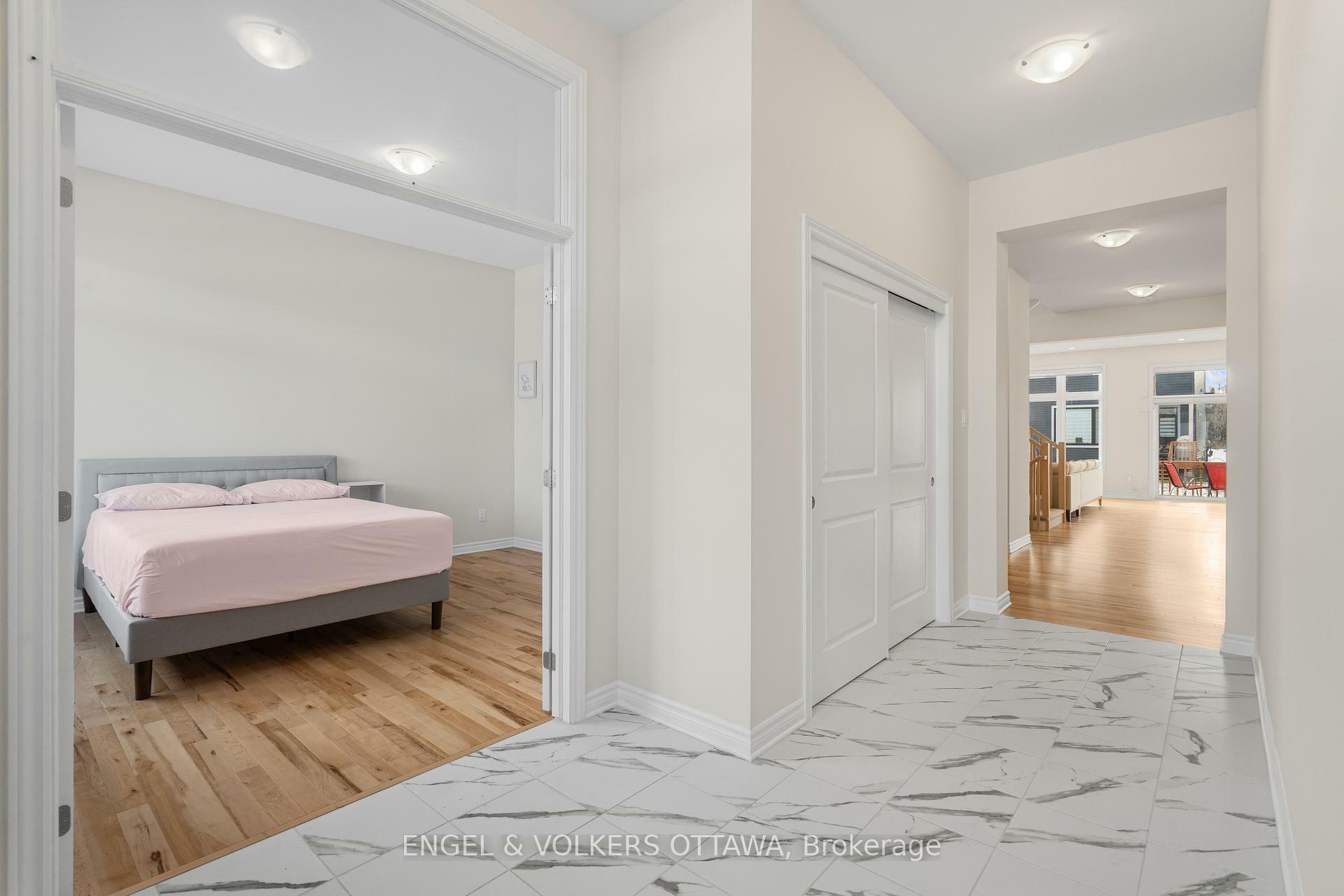 Property Photo: 237 Kinderwood Way ON K0G 1J0