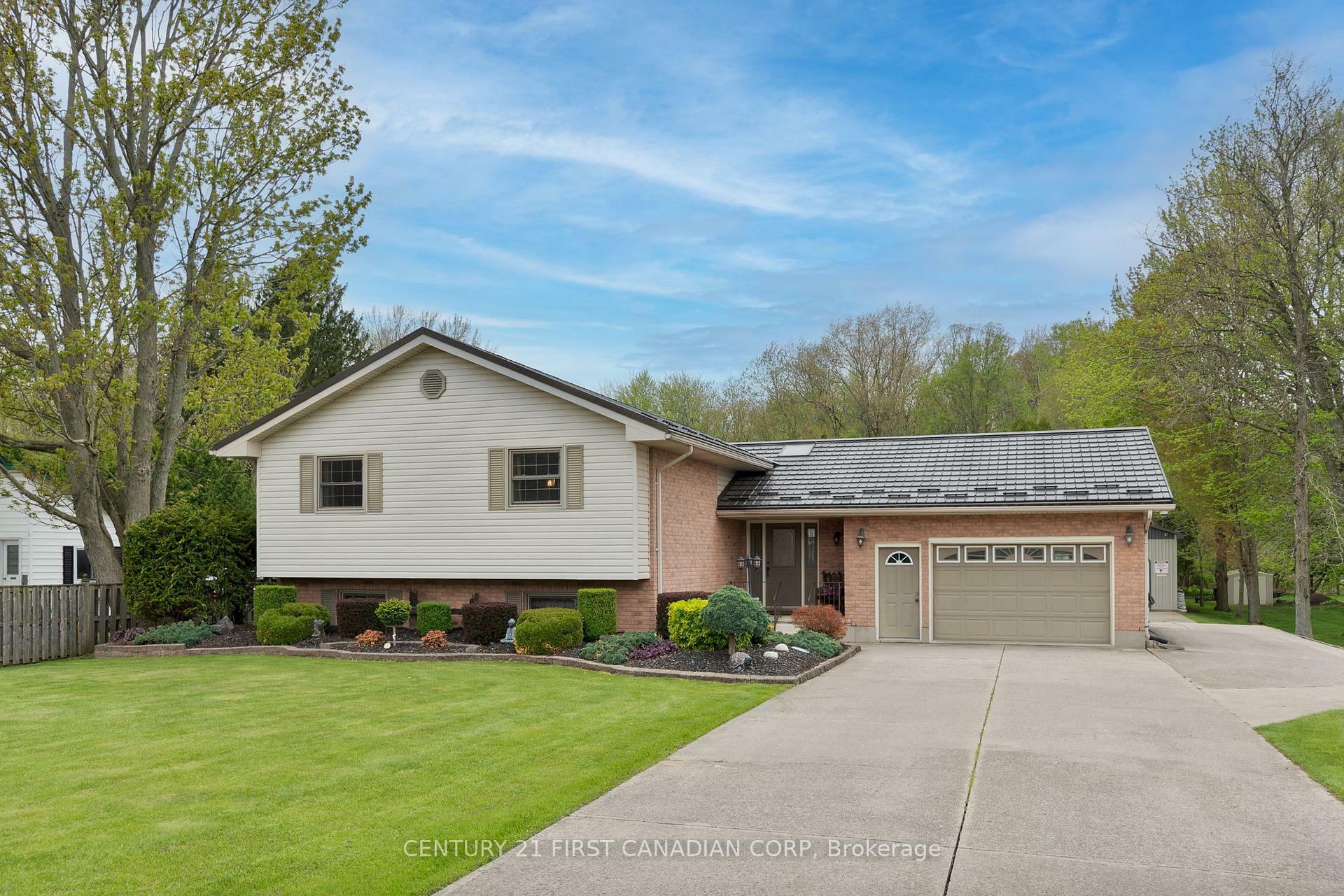24764 Pioneer Line  West Elgin ON N0L 2P0 photo