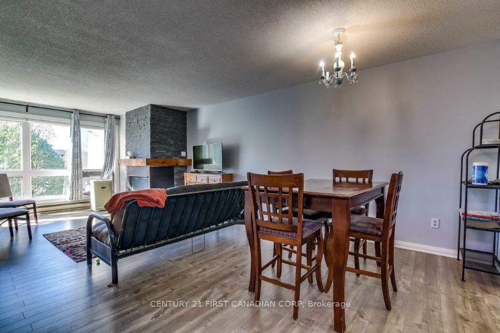 Photo de la propriété: 5 Jacksway Crescent 317 ON N5X 3T6