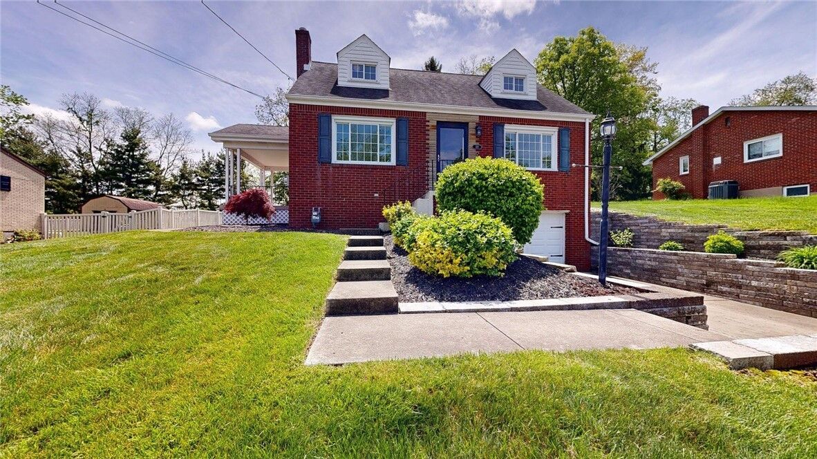 Property Photo: 121 Rosemont Dr PA 15108