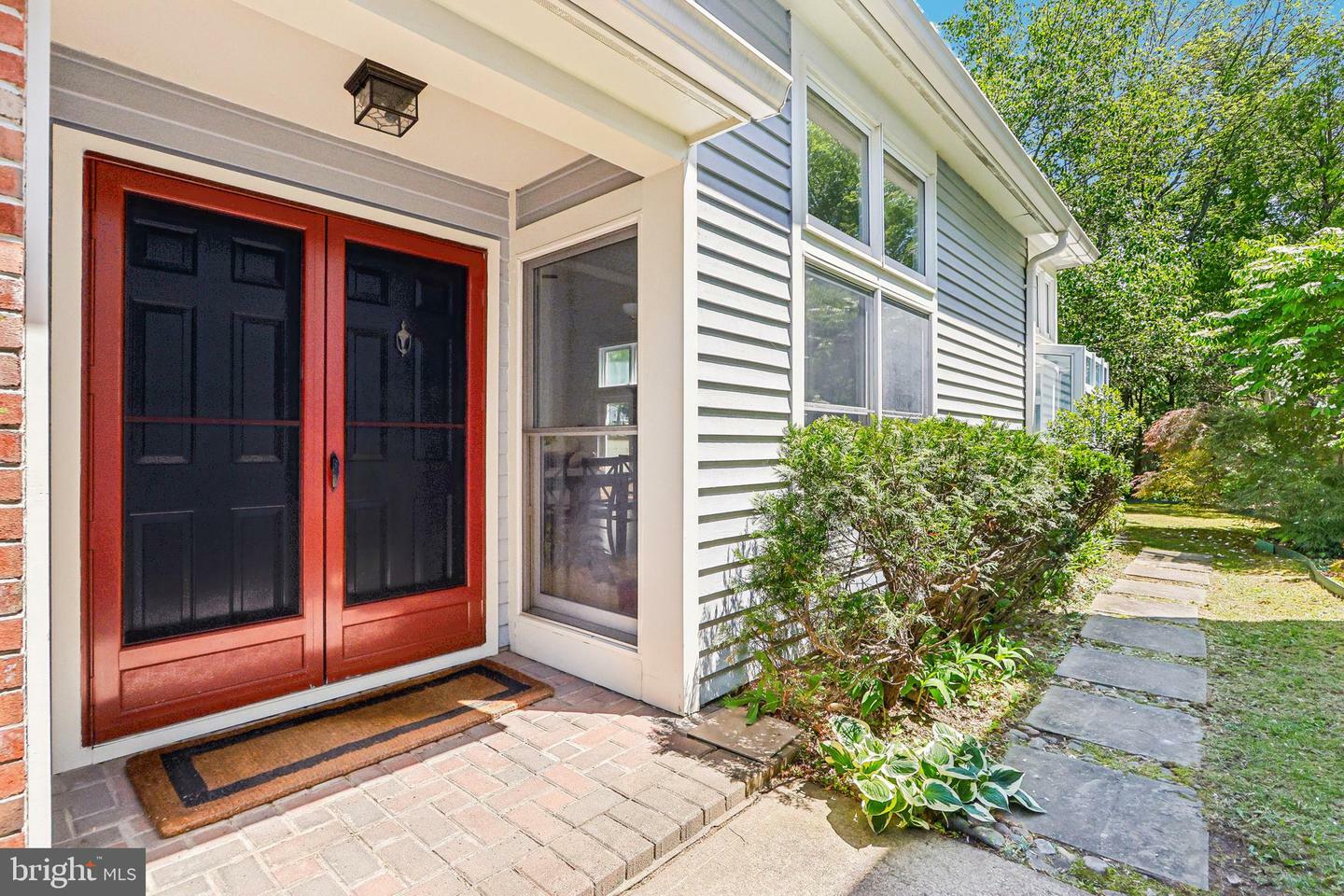 Property Photo: 20 Stonebridge La NJ 08540