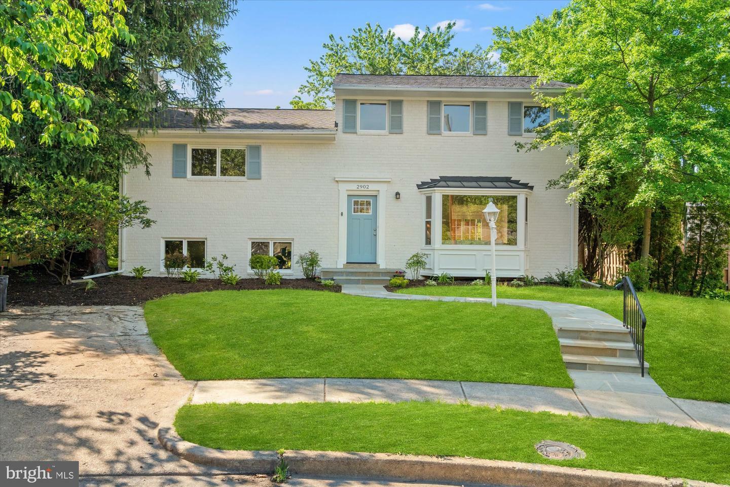 Property Photo: 2902 Mayer Place VA 22302