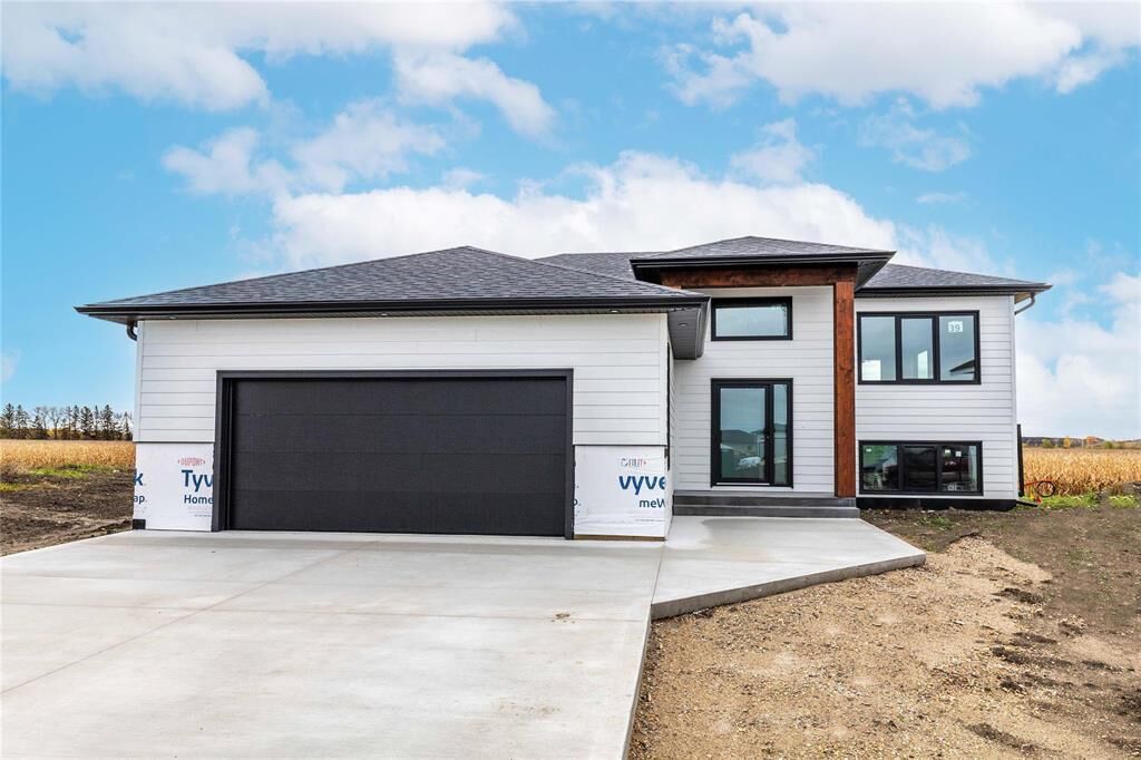 Property Photo: 39 Carrera Cove MB R5G 2Y3