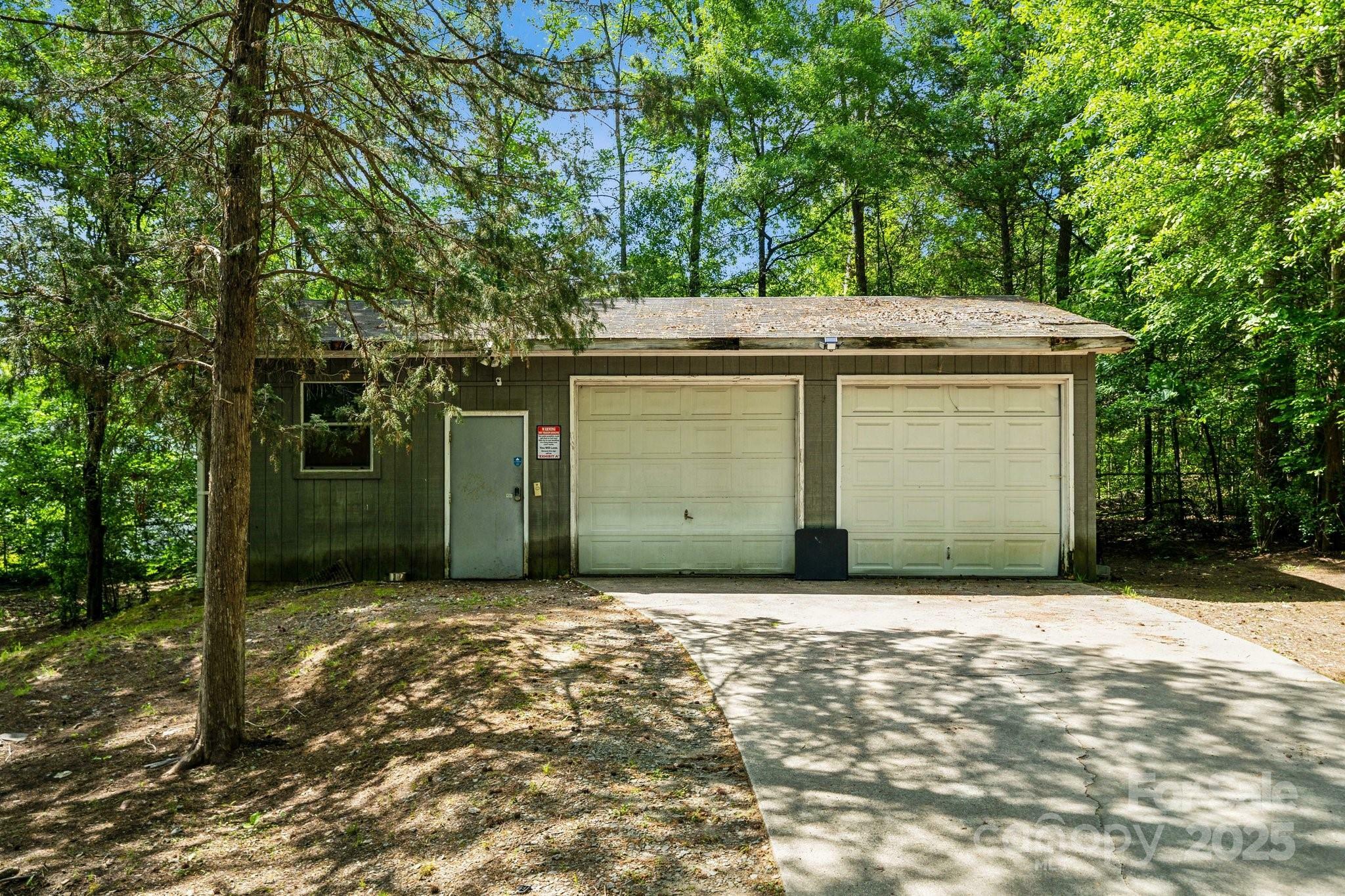 Property Photo: 1917 Tom Sadler Road NC 28214