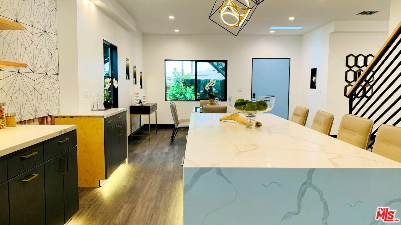 Property Photo: 1419 Franklin St CA 90404