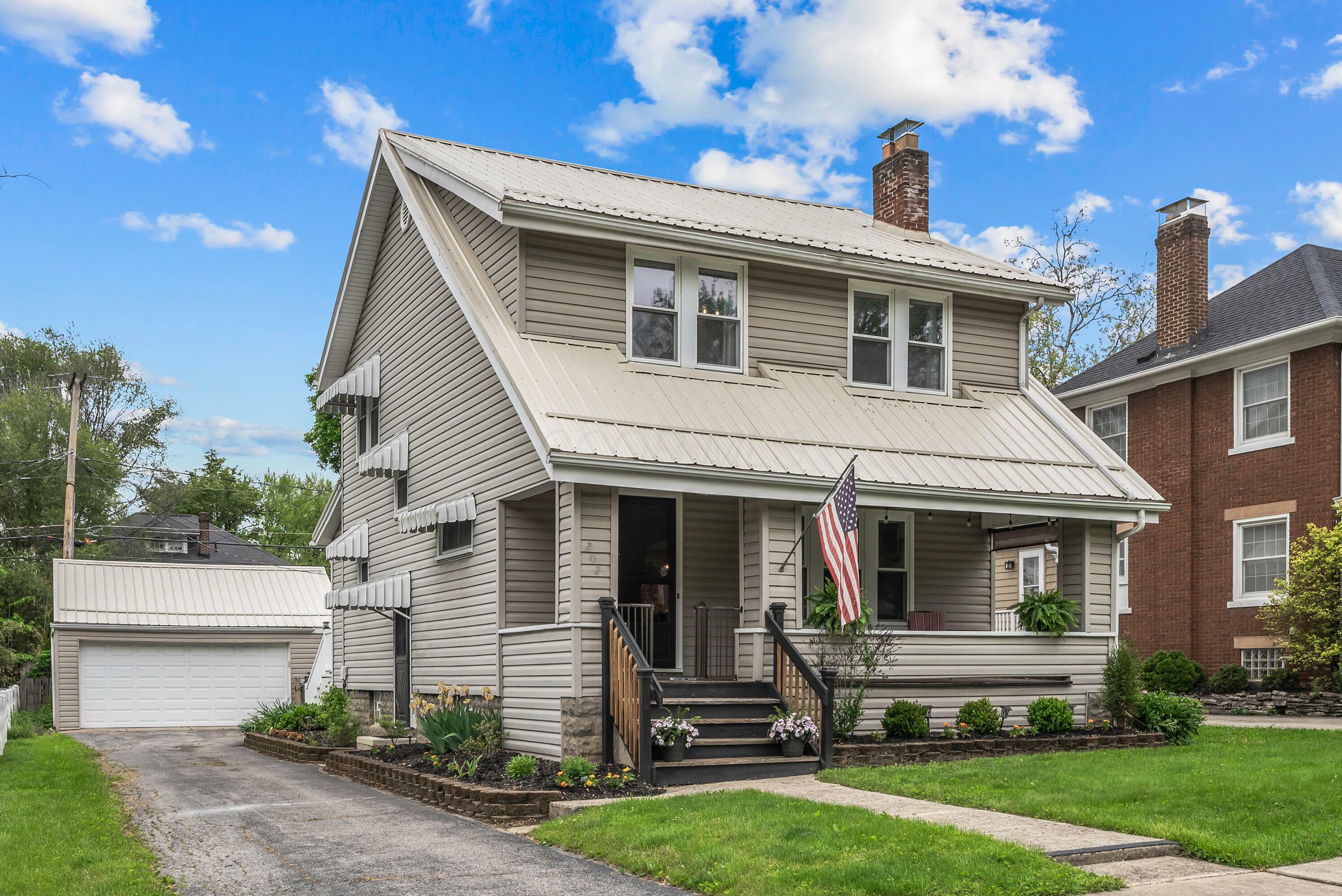 Property Photo: 202 Northridge Road OH 43214