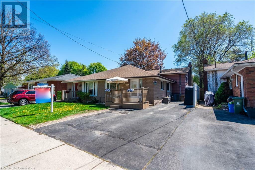 Property Photo: 511 Stone Church Road West ON L9B 1A5