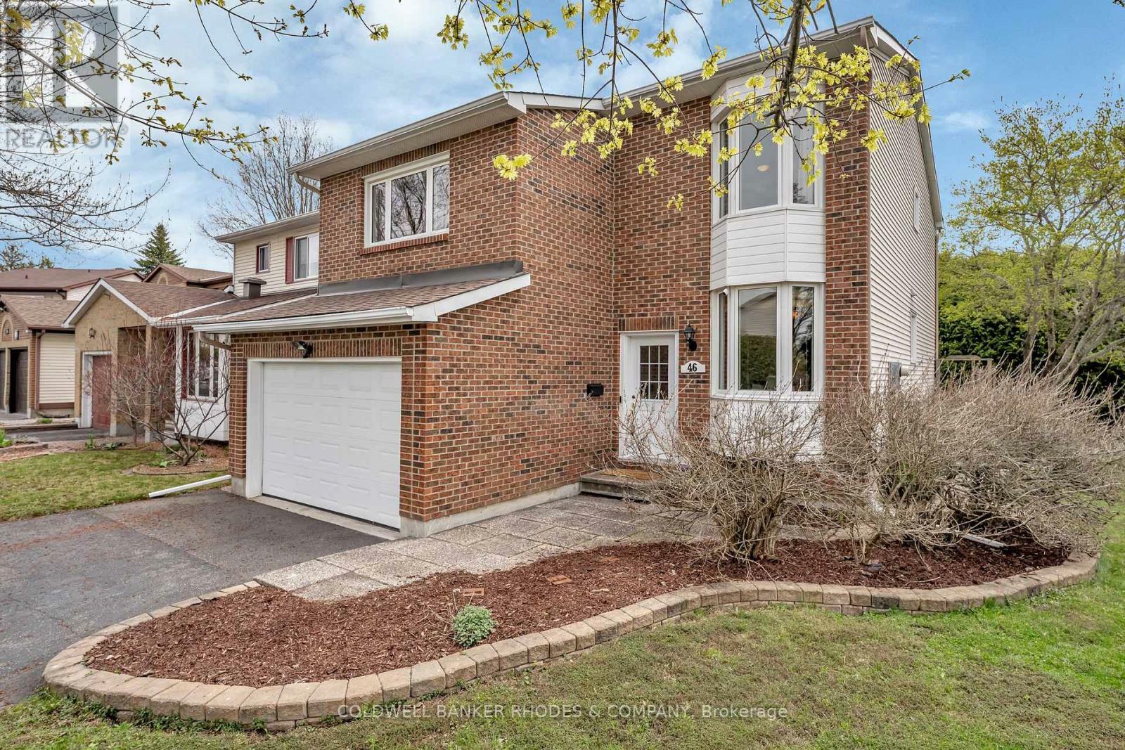 Property Photo: 46 Valley Ridge Street ON K2E 7W2