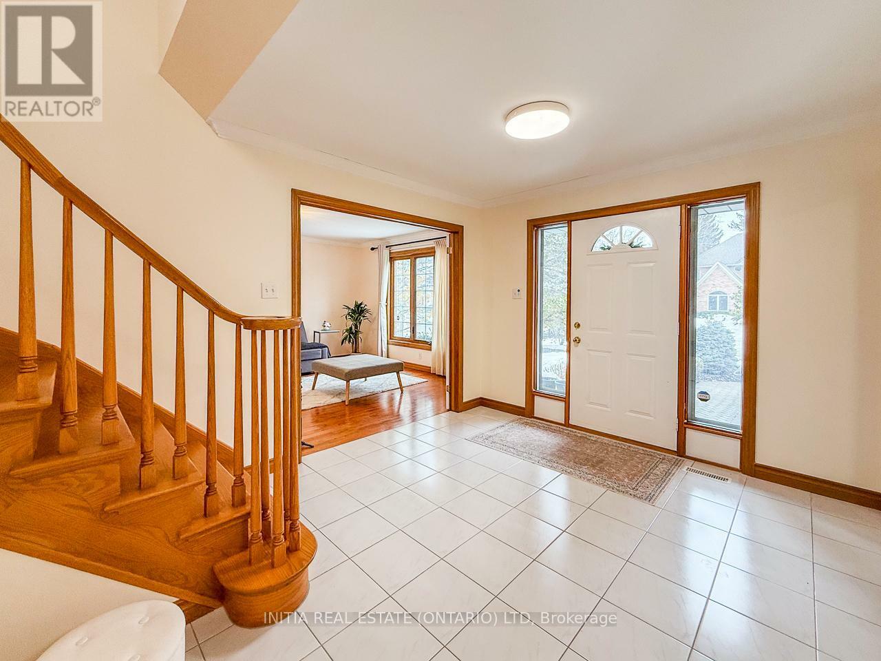 Photo de la propriété: 493 Grangeover Crescent ON N6G 4V3