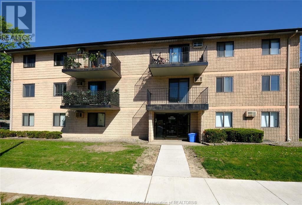 Property Photo: 3355 Sandwich Street 206 ON N9C 1B2