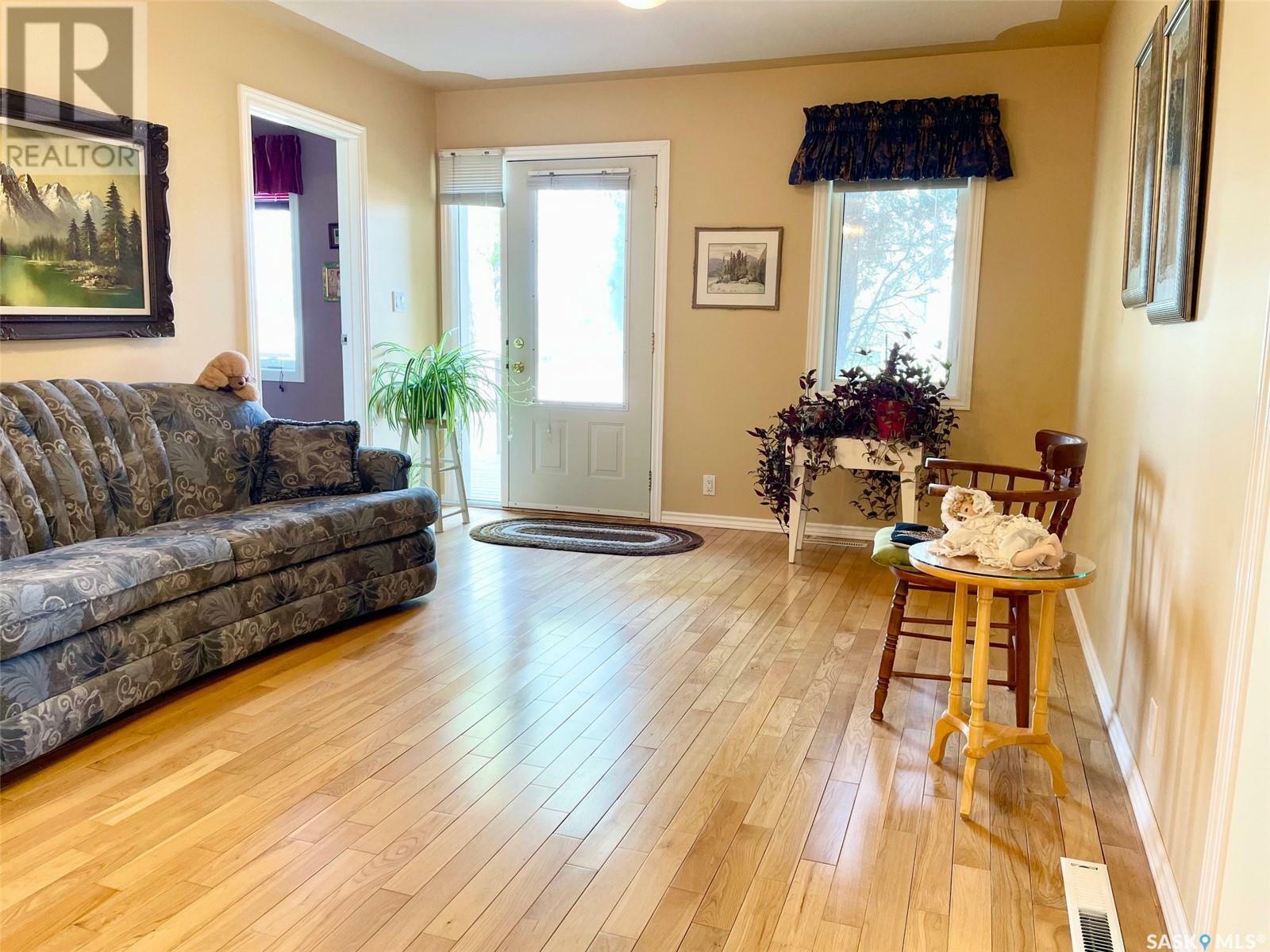Property Photo: 305 Second Avenue W SK S0A 2P0