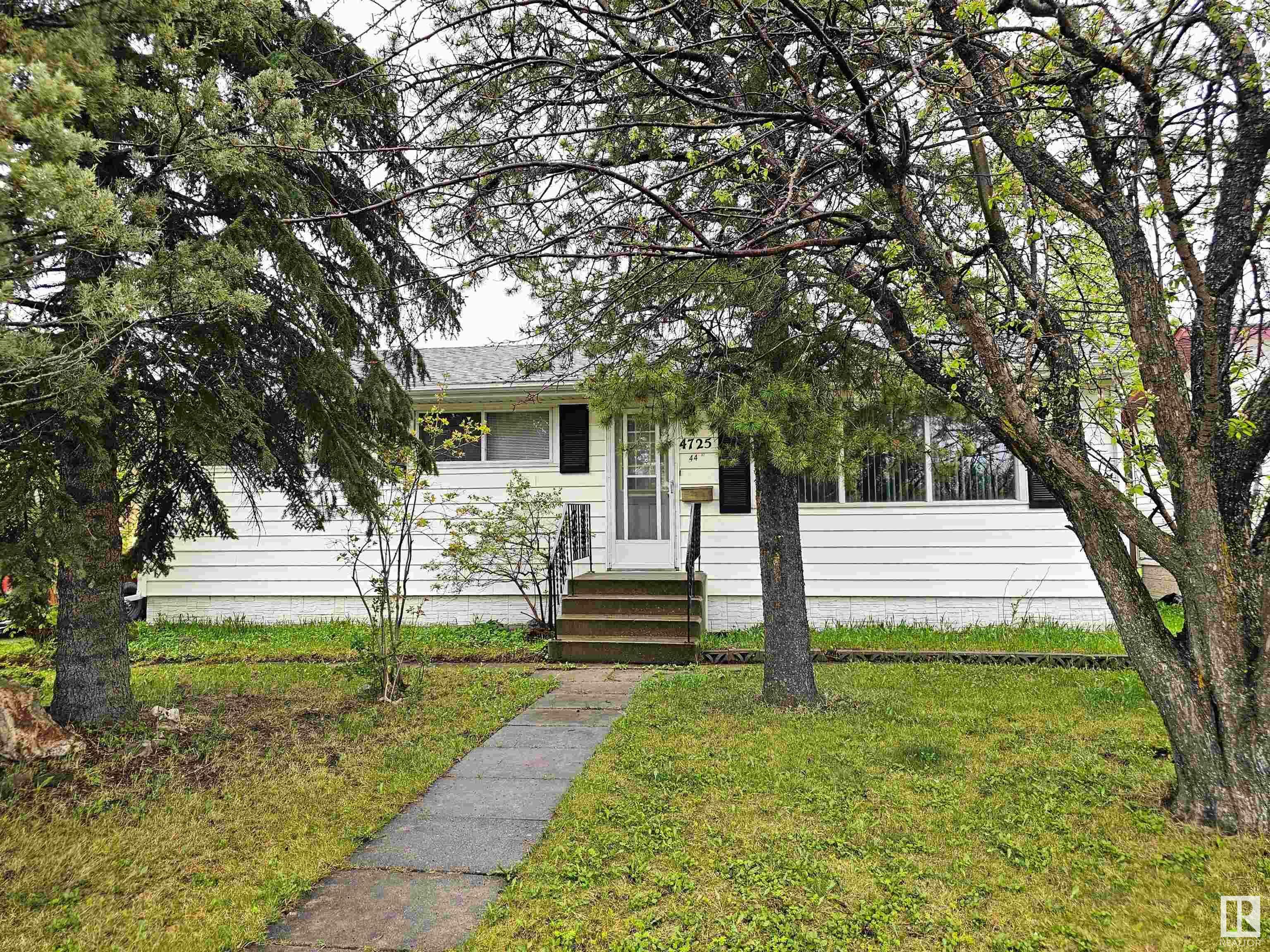 Property Photo: 4725 44 Street AB T7A 1H1