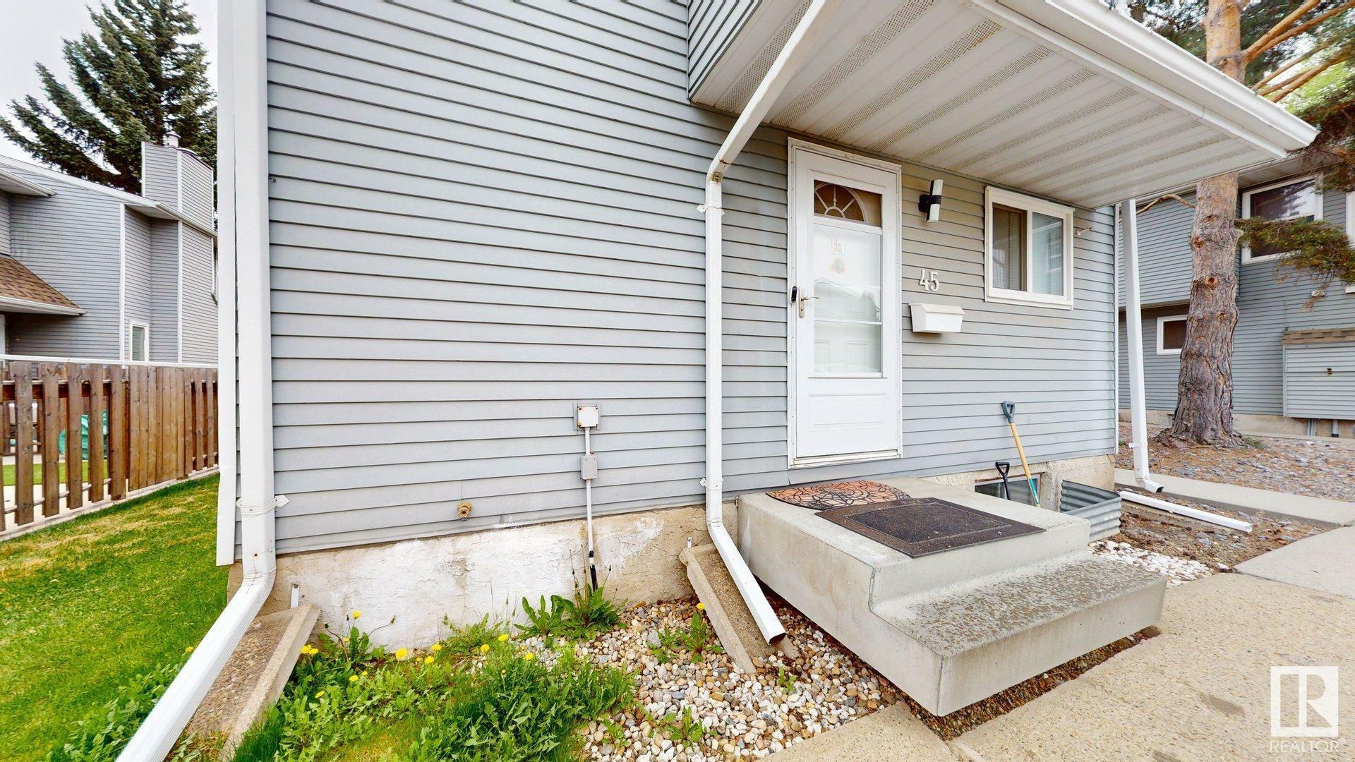 Photo de la propriété:  4403 Riverbend Road NW 45  AB T6H 5S9 