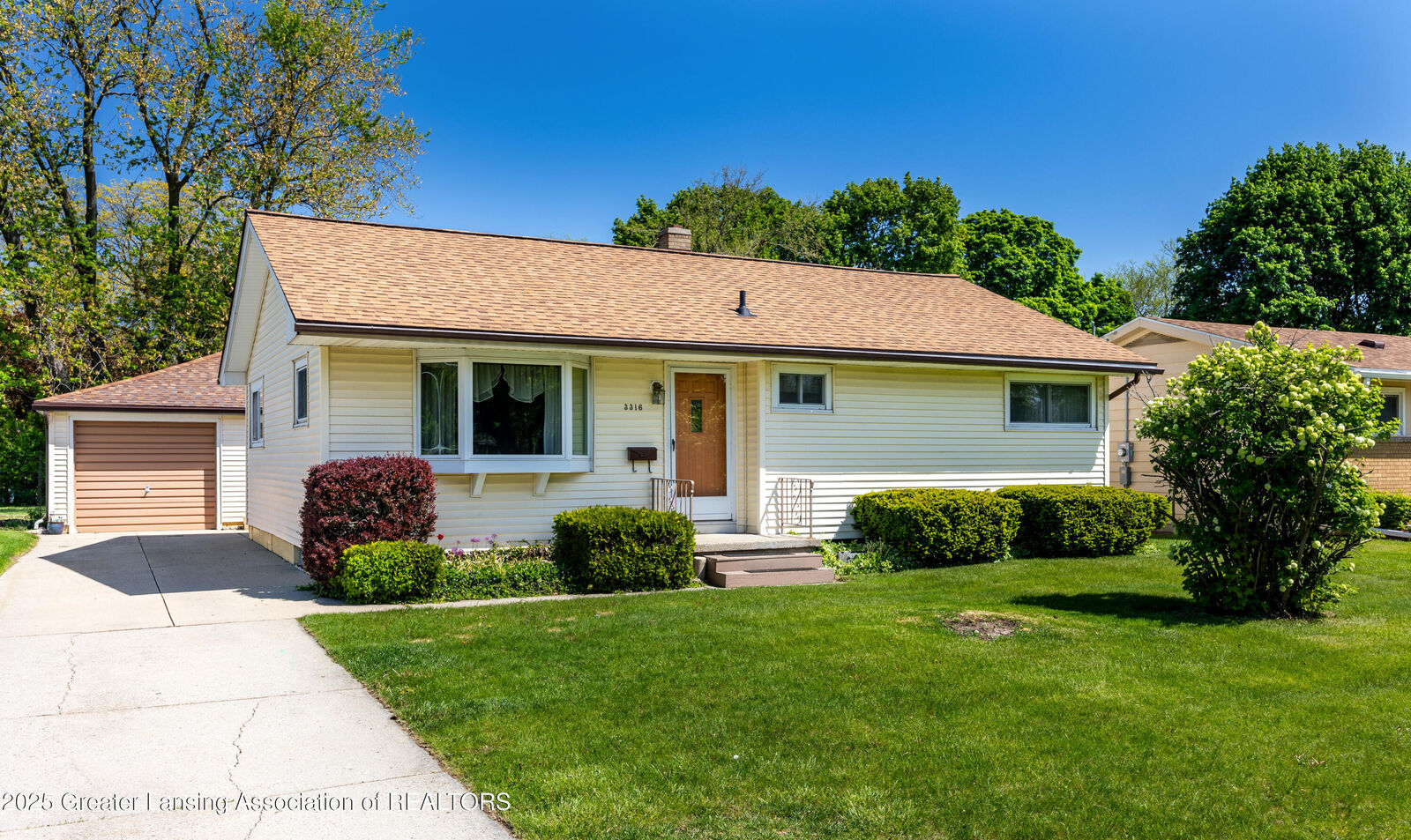 Property Photo: 3316 Pickwick Place MI 48917