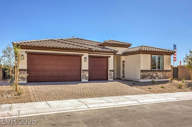 Property Photo: 1220 Eva Creek Drive 35 NV 89084