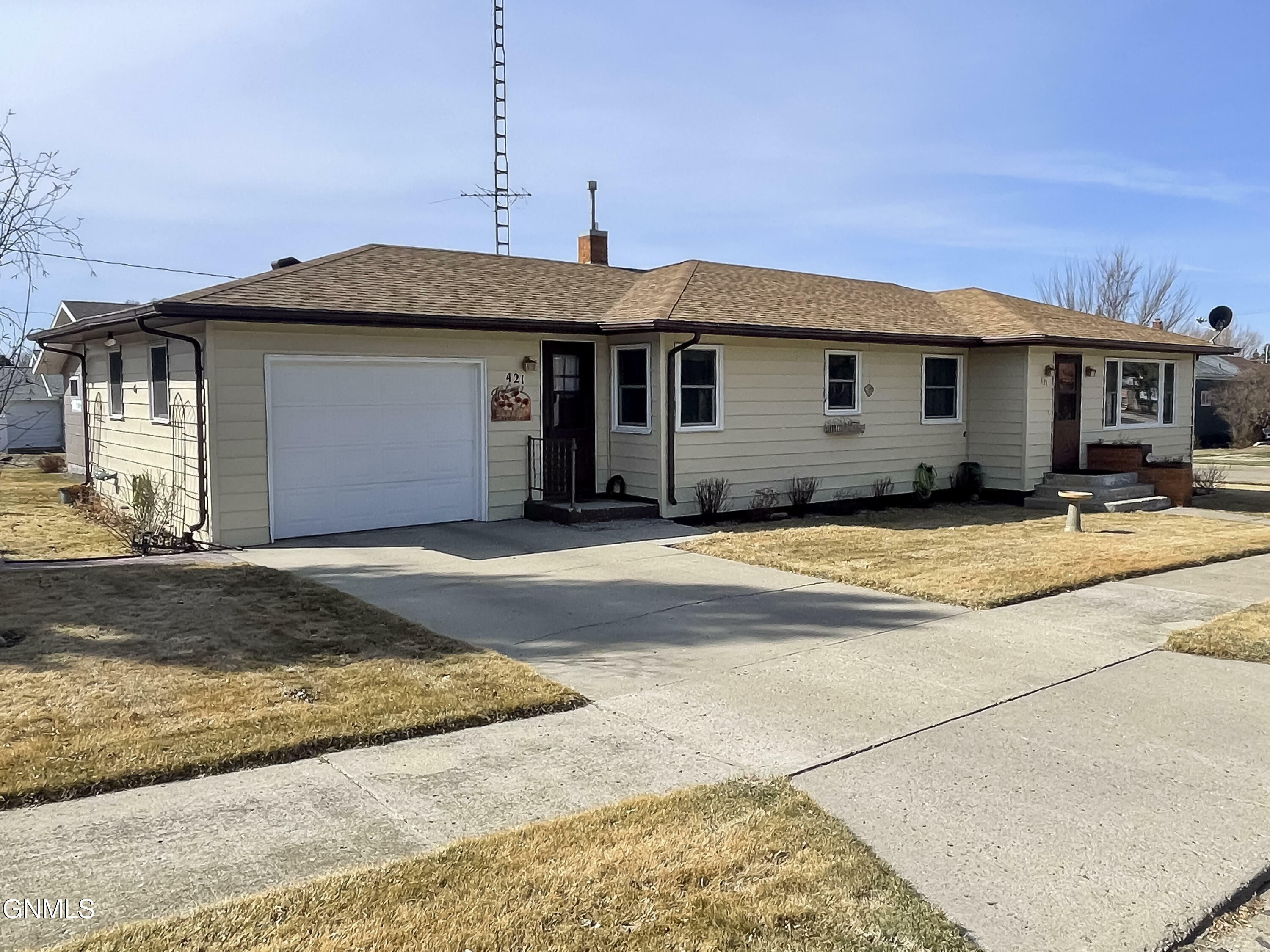 421 1st Street NE  Linton ND 58552 photo