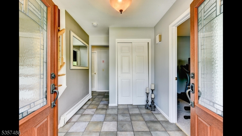 Property Photo: 6 Loretta Ln NJ 07438