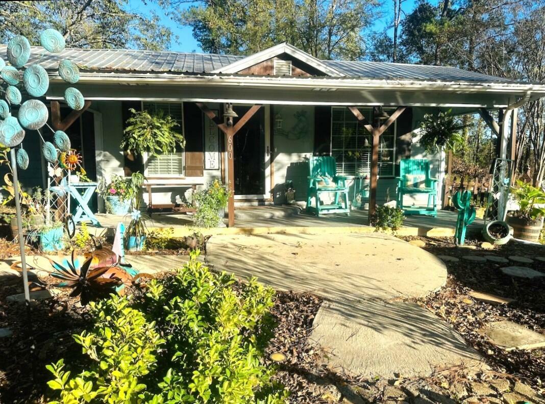 Property Photo: 600 S Lewis Ave MS 39350