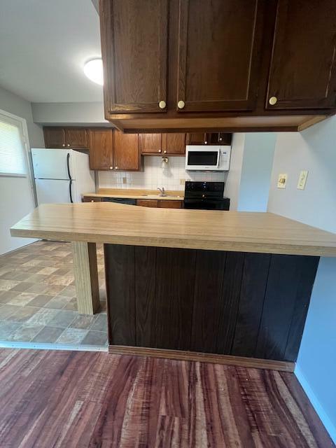 Property Photo: 1904 Springdale Court MO 65265