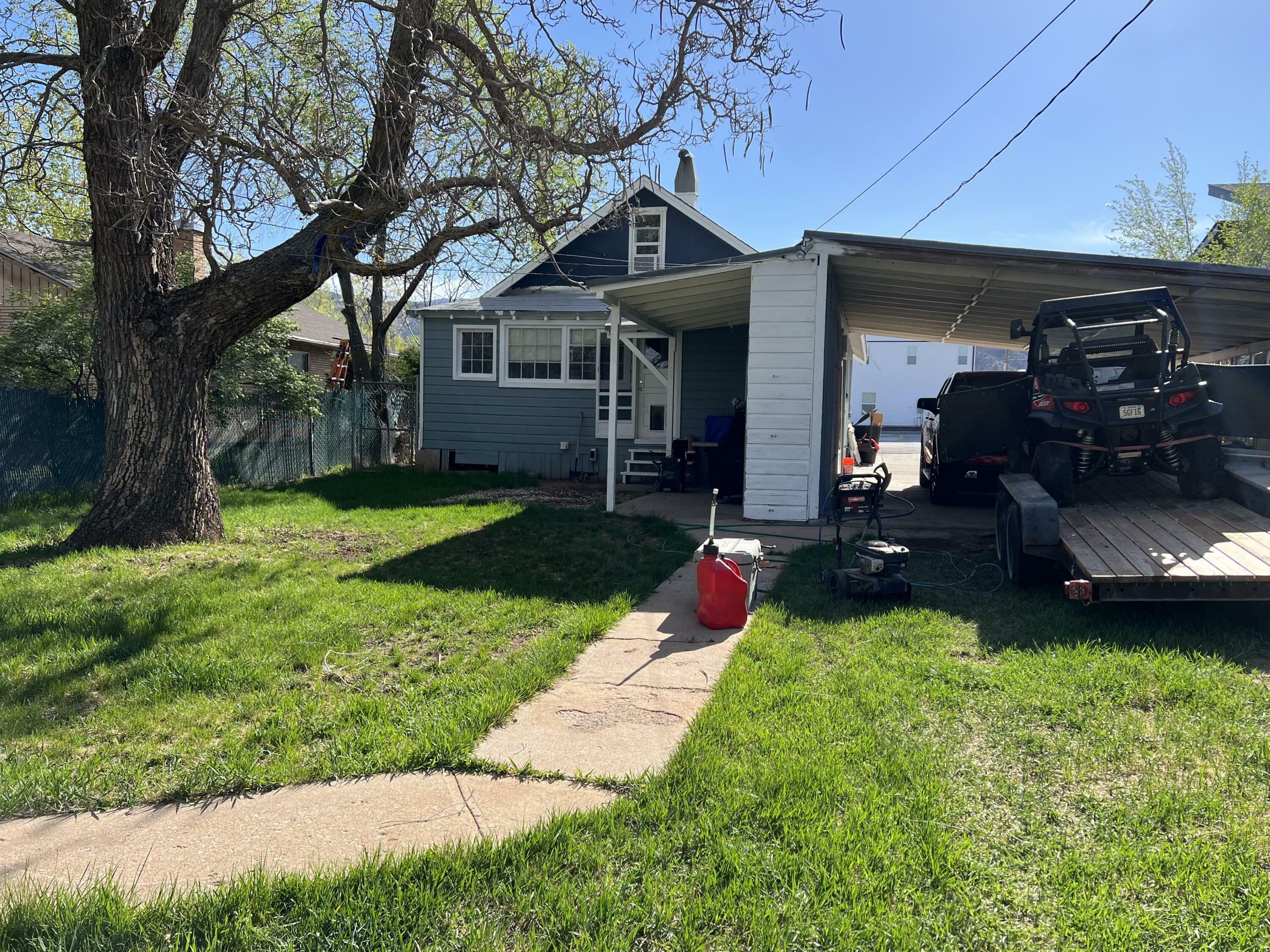 Property Photo: 261 N 300 W UT 84721