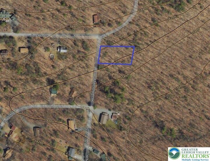Property Photo: 102 Heavenly Valley Drive PA 18464