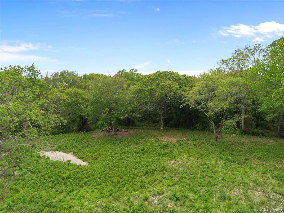 Property Photo: 00 East End Road NY 06390